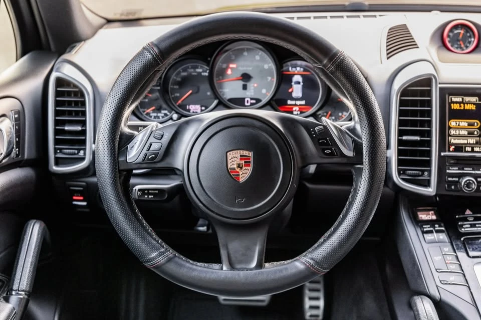 2014 Porsche 958 Cayenne S - Image 6 of 14