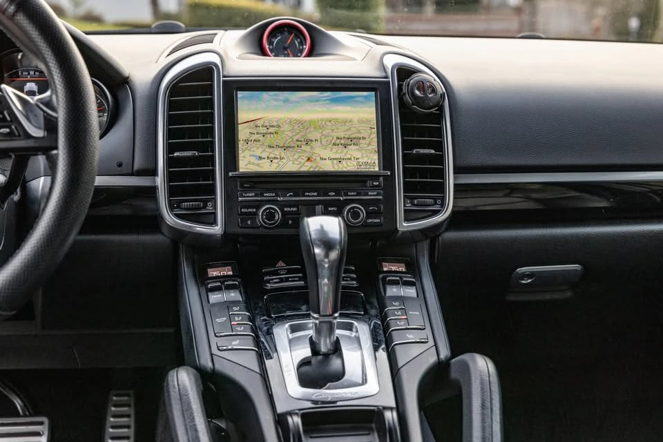 2014 Porsche 958 Cayenne S - Image 13 of 14