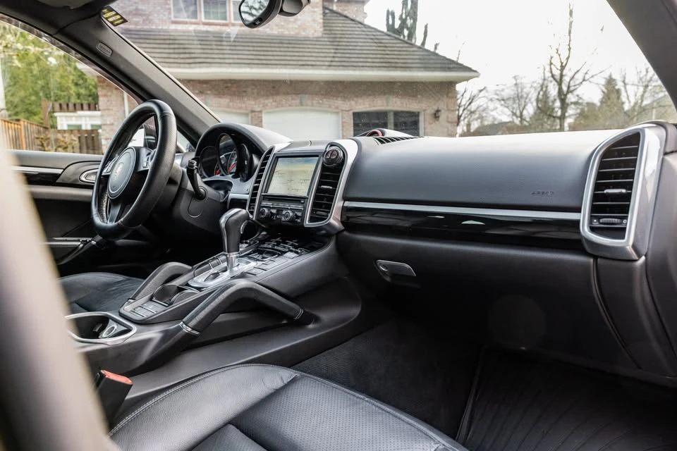 2014 Porsche 958 Cayenne S - Image 12 of 14