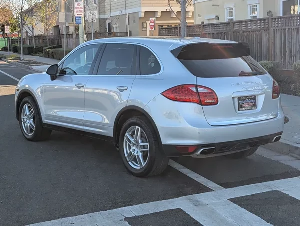 2014 Porsche 958 Cayenne S - Image 7 of 17