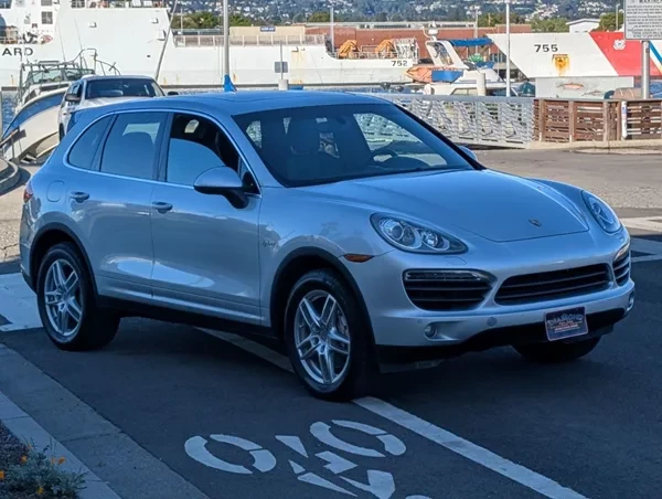 2014 Porsche 958 Cayenne S - Image 3 of 17