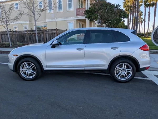 2014 Porsche 958 Cayenne S - Image 8 of 17