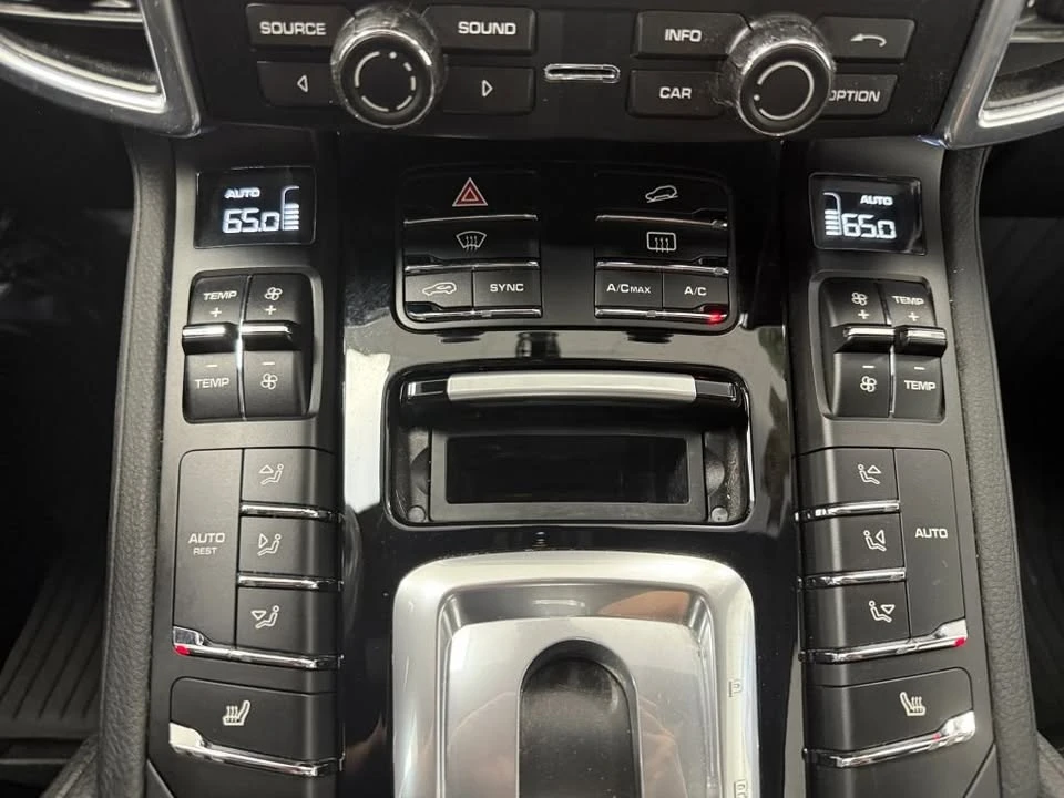 2014 Porsche 958 Cayenne S - Image 14 of 15