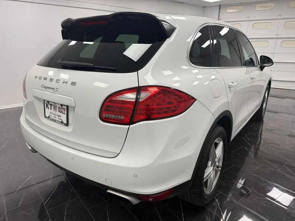 2014 Porsche 958 Cayenne S - Image 5 of 15