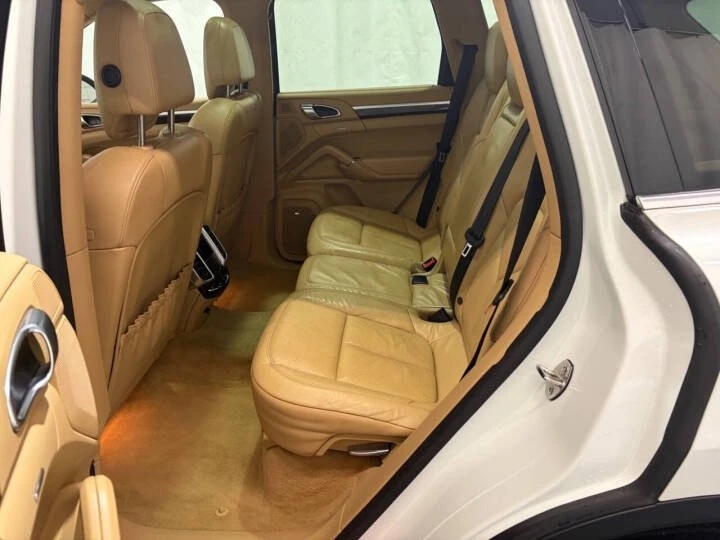 2014 Porsche 958 Cayenne S - Image 16 of 18