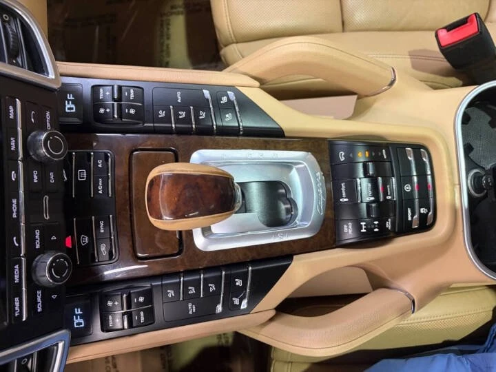 2014 Porsche 958 Cayenne S - Image 14 of 18