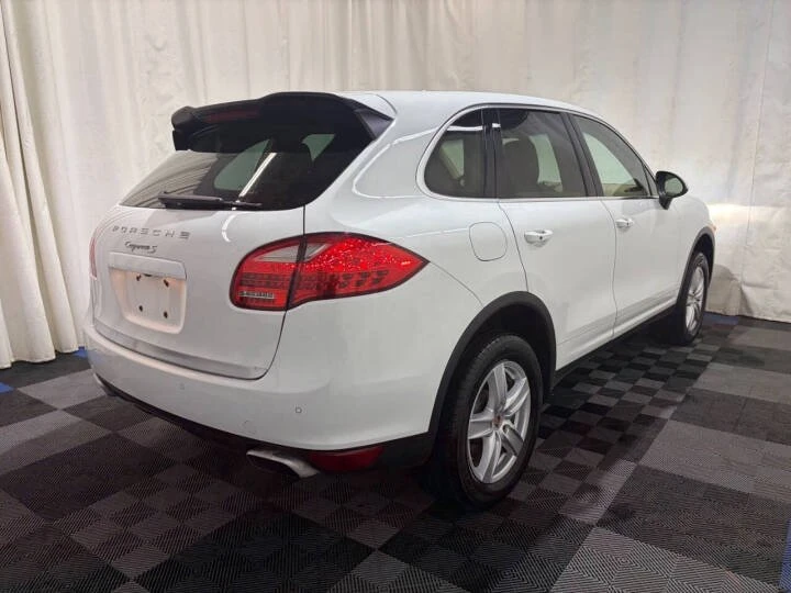 2014 Porsche 958 Cayenne S - Image 5 of 18