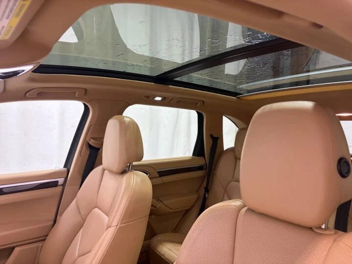 2014 Porsche 958 Cayenne S - Image 11 of 18
