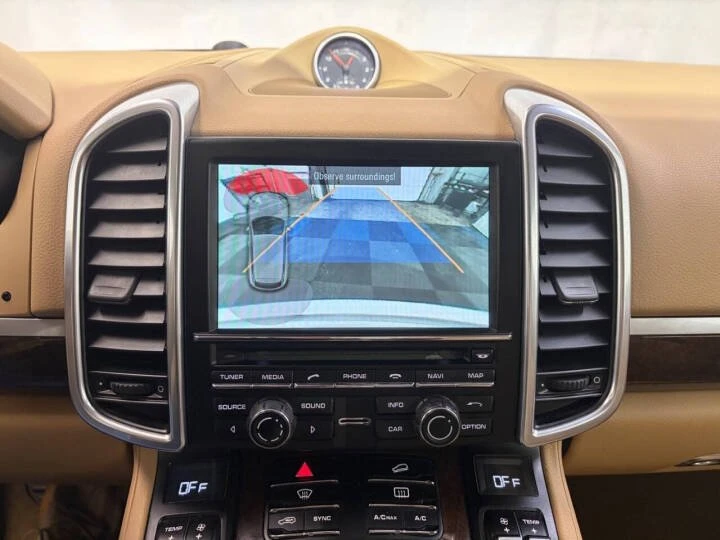 2014 Porsche 958 Cayenne S - Image 13 of 18