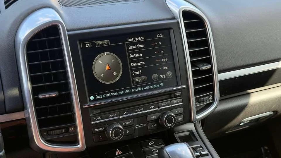 2014 Porsche 958 Cayenne - Image 10 of 20