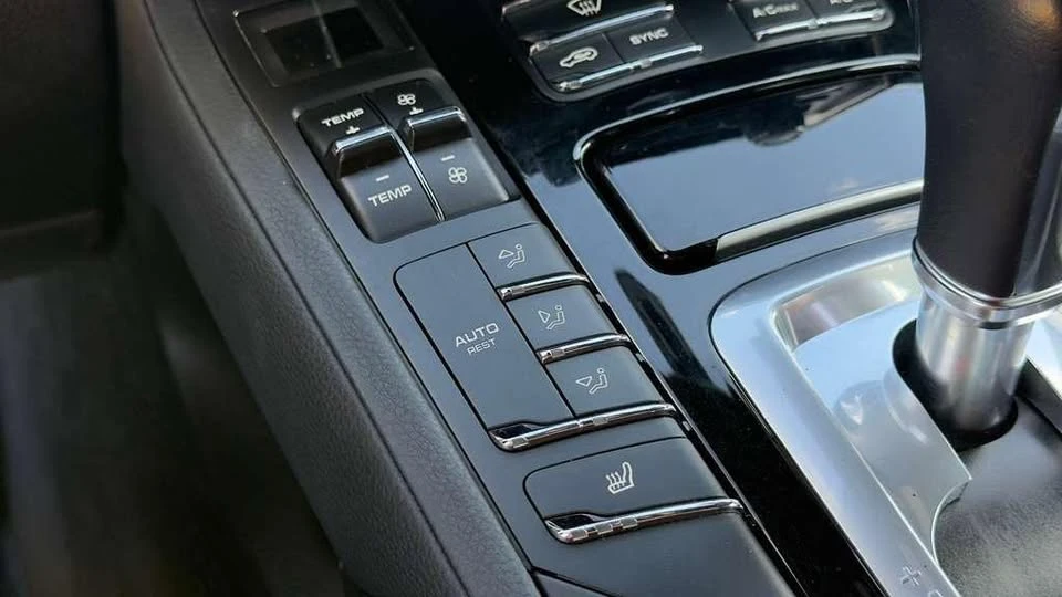 2014 Porsche 958 Cayenne - Image 16 of 20