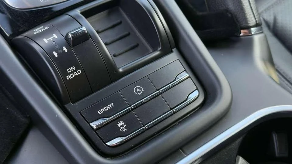 2014 Porsche 958 Cayenne - Image 13 of 20