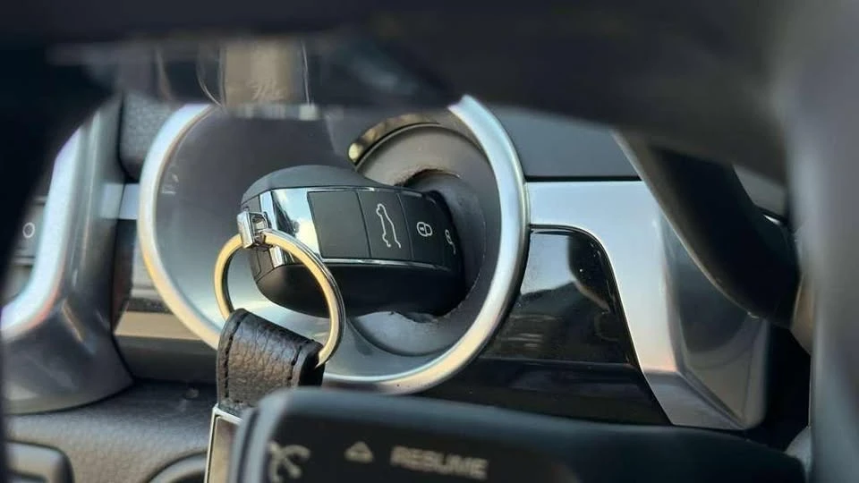 2014 Porsche 958 Cayenne - Image 7 of 20