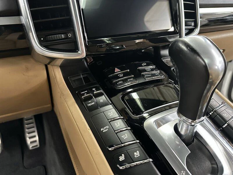 2014 Porsche 958 Cayenne Turbo - Image 16 of 18