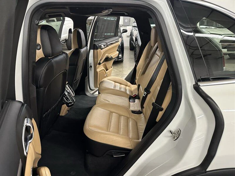 2014 Porsche 958 Cayenne Turbo - Image 10 of 18