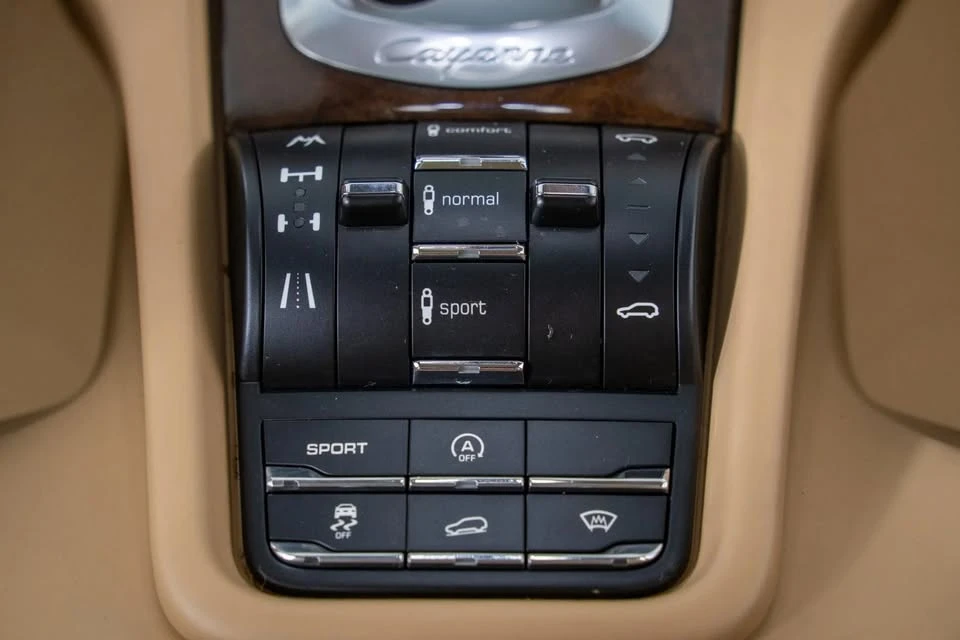 2014 Porsche 958 Cayenne Turbo S - Image 12 of 13