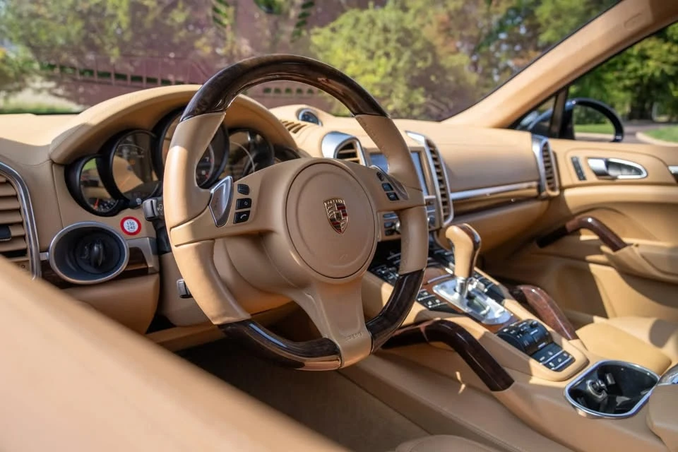 2014 Porsche 958 Cayenne Turbo - Image 9 of 14