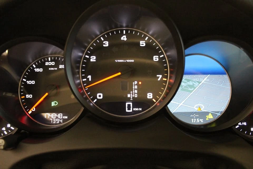 2014 Porsche 958 Cayenne - Image 8 of 9