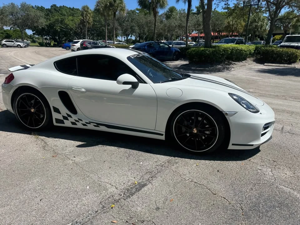 2014 Porsche 981 Cayman - Image 8 of 12