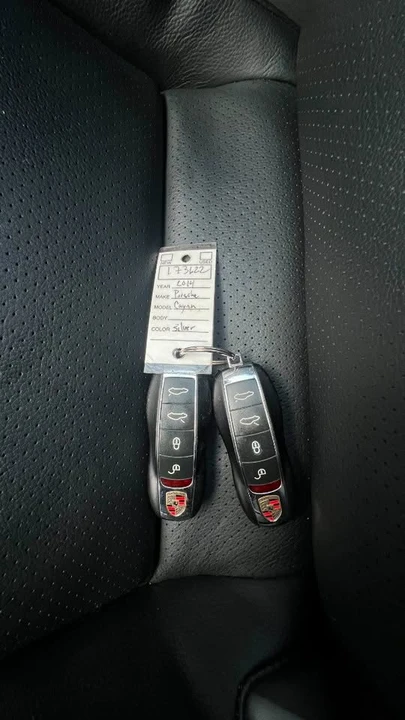 2014 Porsche 981 Cayman - Image 16 of 17
