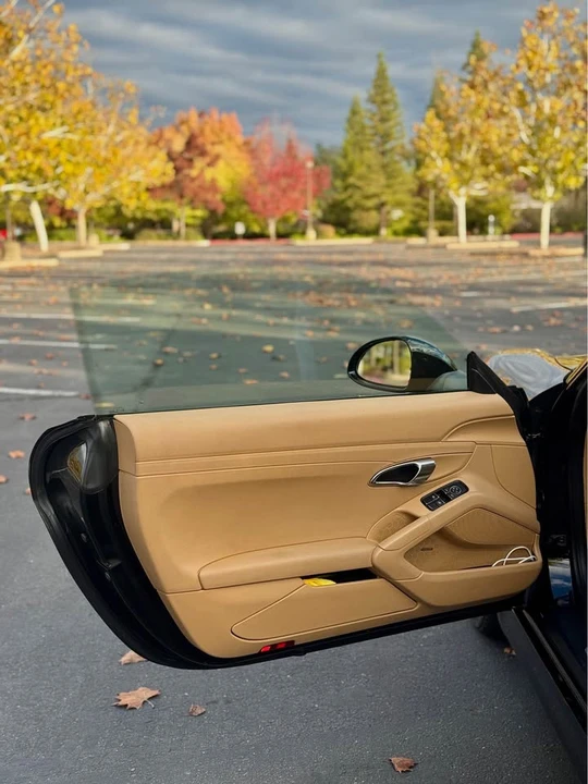2014 Porsche 981 Cayman - Image 11 of 12