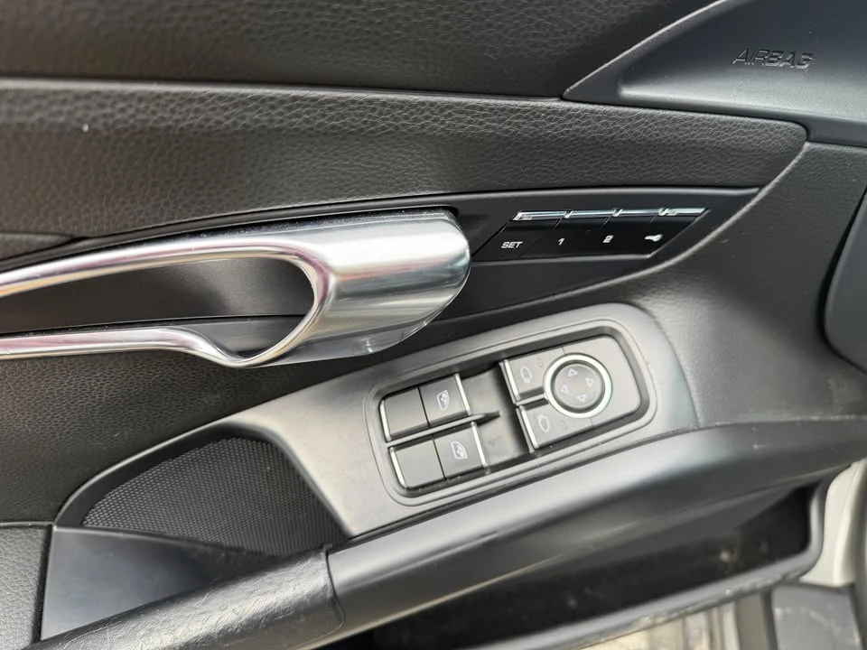 2014 Porsche 981 Cayman - Image 8 of 15
