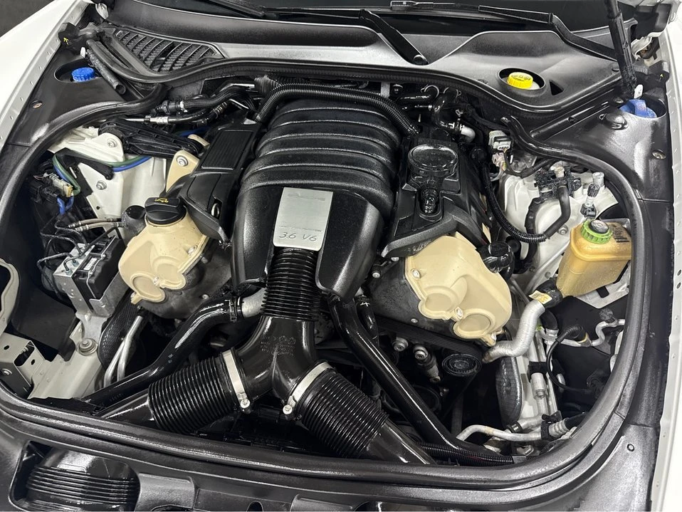 2014 Porsche 970 Panamera - Image 9 of 20