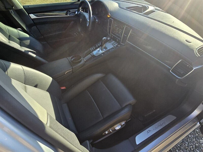 2014 Porsche 970 Panamera - Image 16 of 19