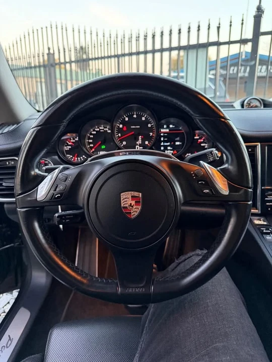 2014 Porsche 970 Panamera - Image 16 of 19