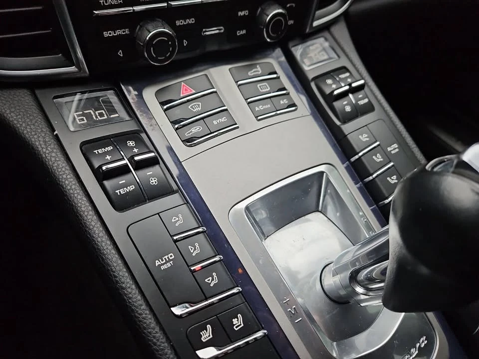 2014 Porsche 970 Panamera - Image 19 of 20