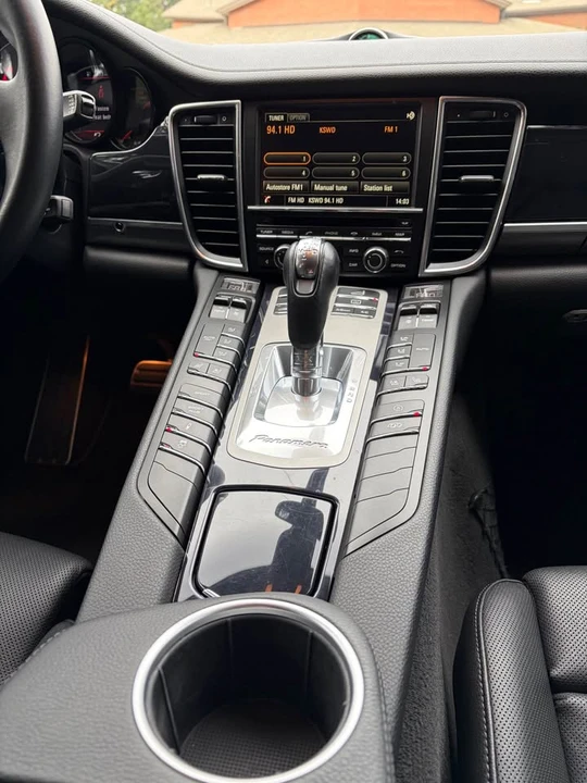 2014 Porsche 970 Panamera - Image 15 of 17