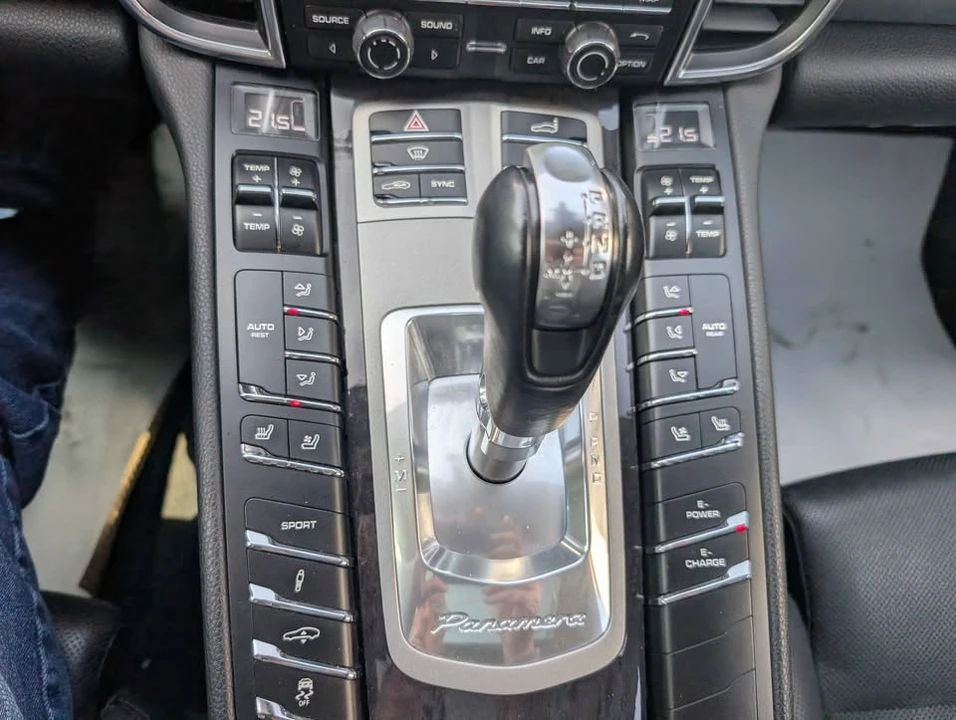 2014 Porsche 970 Panamera - Image 18 of 19