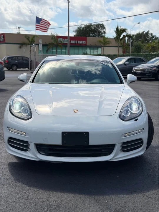2014 Porsche 970 Panamera - Image 5 of 16