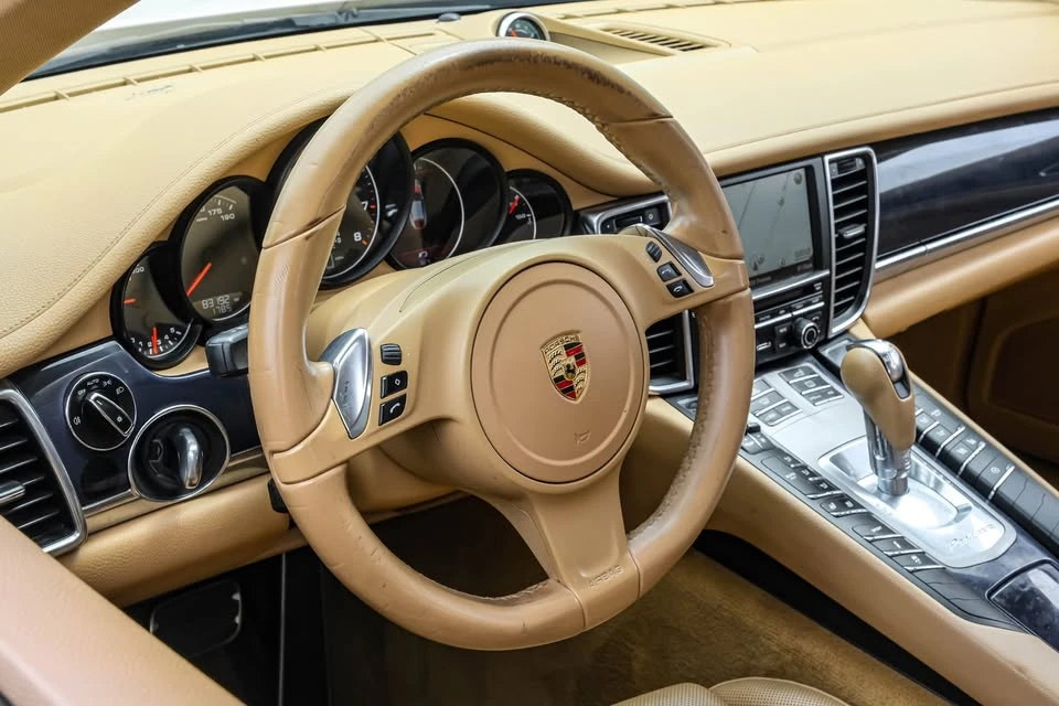 2014 Porsche 970 Panamera - Image 12 of 19