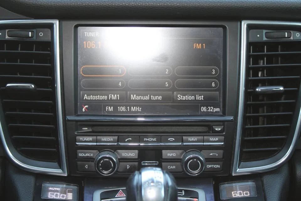 2014 Porsche 970 Panamera - Image 10 of 18