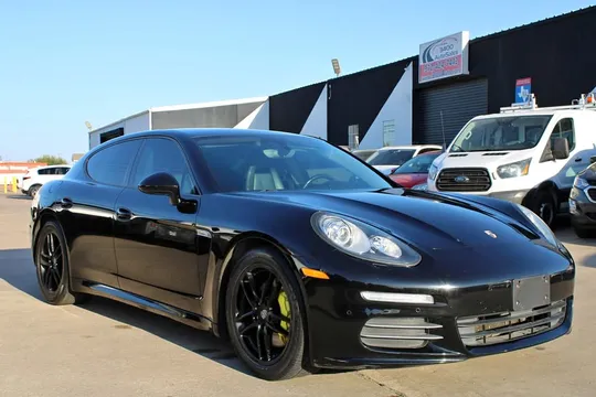 2014 Porsche Panamera 4