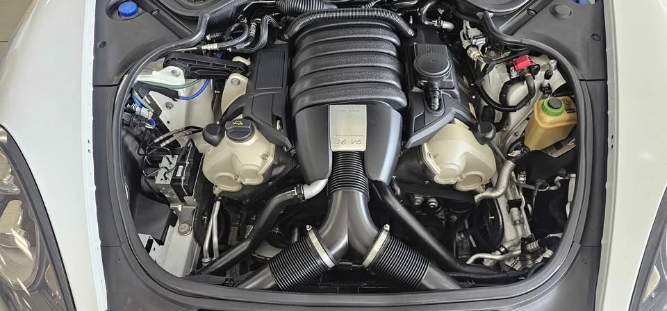 2014 Porsche 970 Panamera - Image 17 of 18