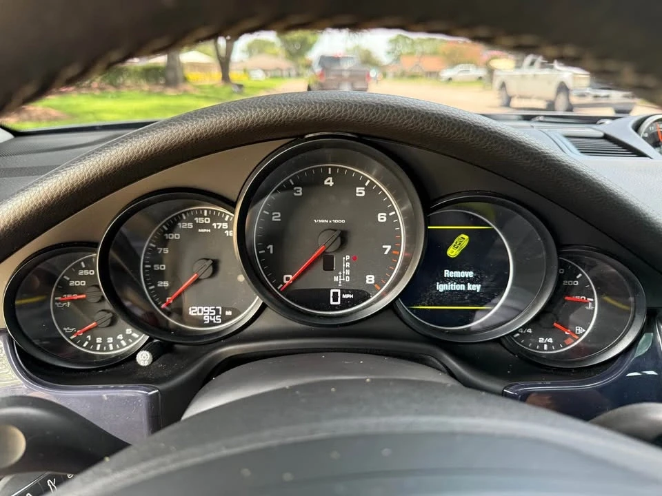 2014 Porsche 970 Panamera 4S - Image 9 of 10