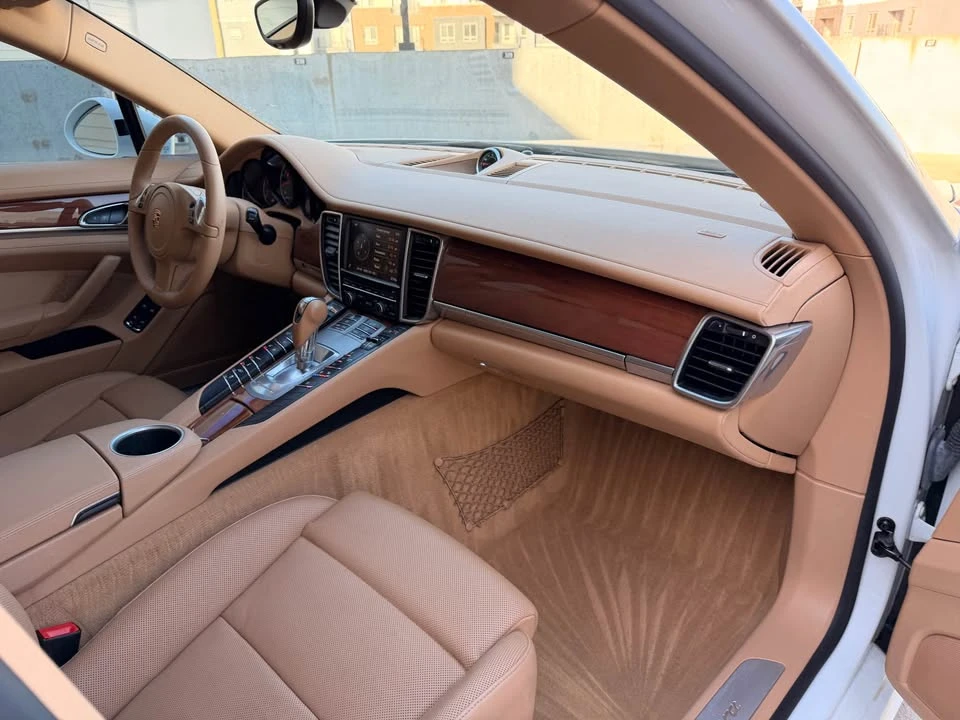 2014 Porsche 970 Panamera - Image 20 of 21