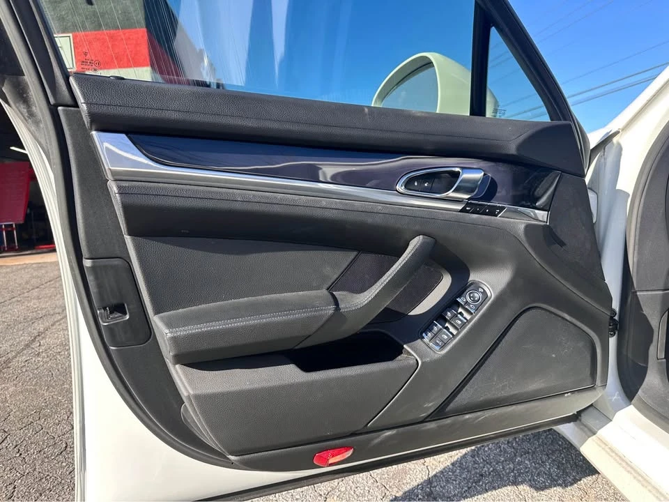 2014 Porsche 970 Panamera - Image 9 of 18