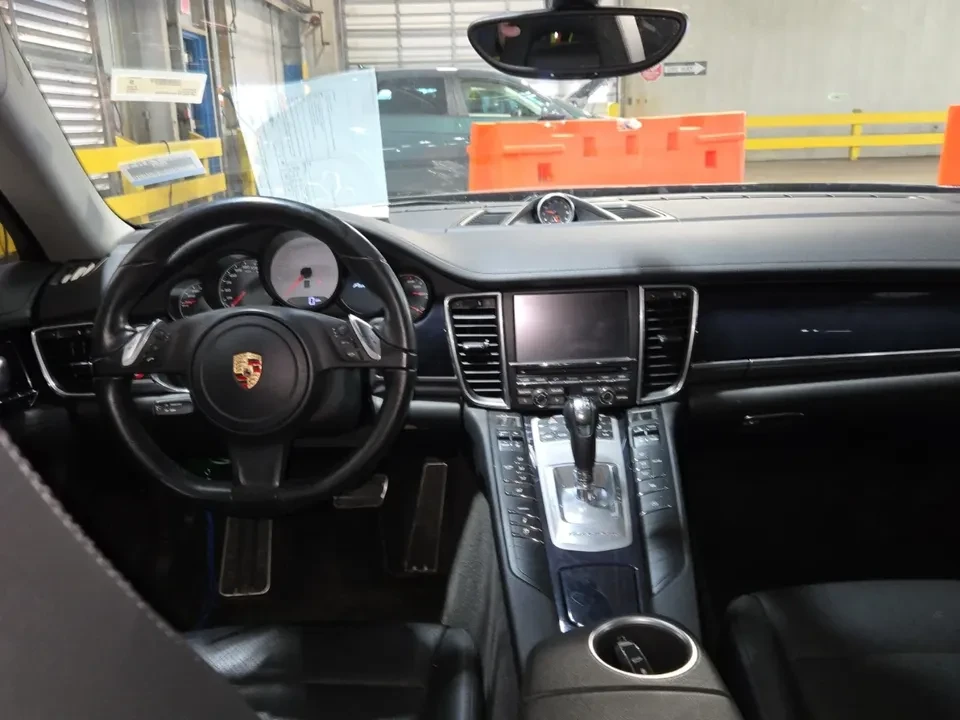 2014 Porsche 970 Panamera 4S - Image 6 of 8