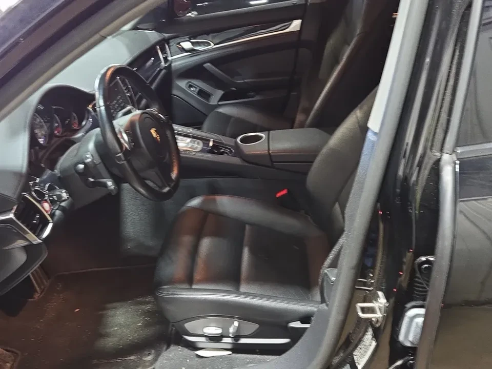 2014 Porsche 970 Panamera 4S - Image 7 of 8