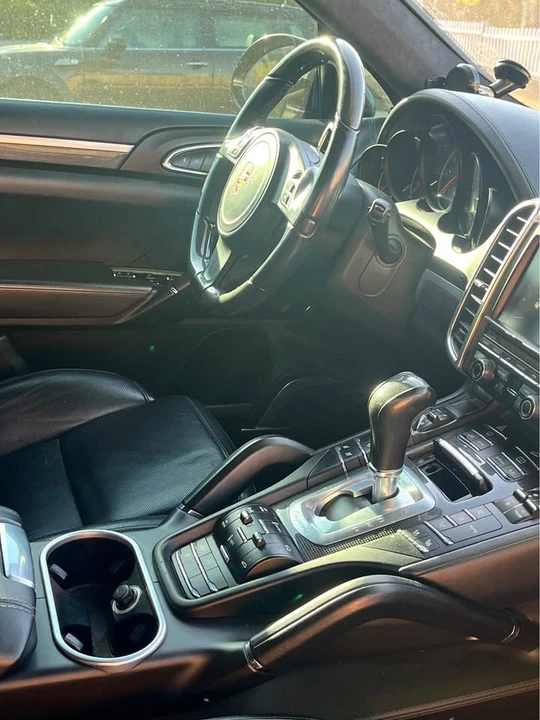 2014 Porsche 958 Cayenne Turbo - Image 2 of 9