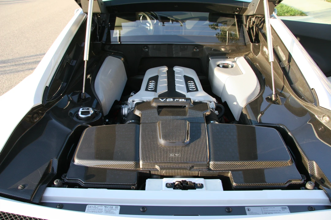 2014 Audi 42 R8 - Image 8 of 10