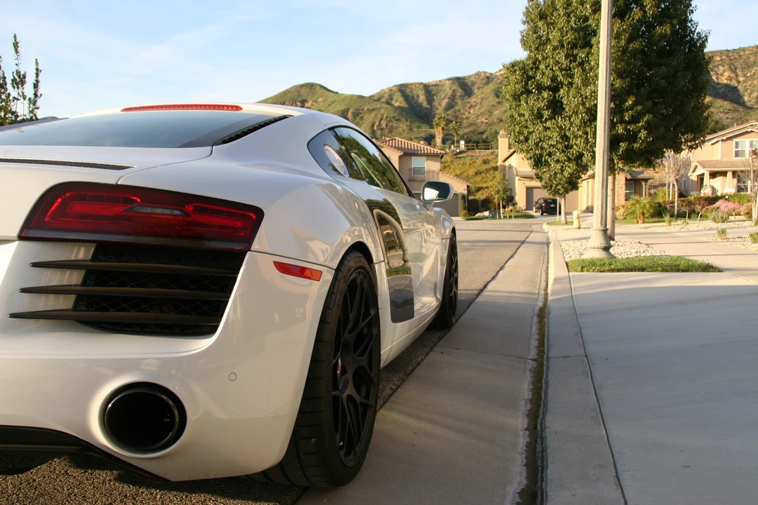 2014 Audi 42 R8 - Image 3 of 10