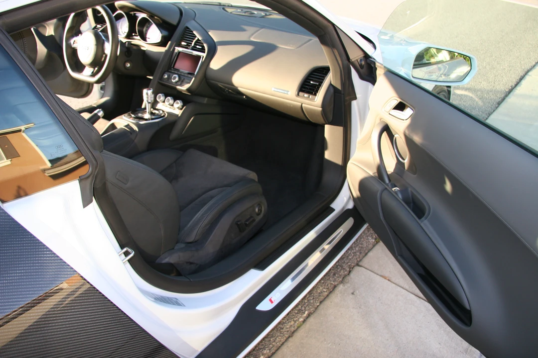 2014 Audi 42 R8 - Image 5 of 10