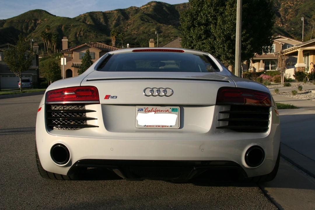 2014 Audi 42 R8 - Image 2 of 10