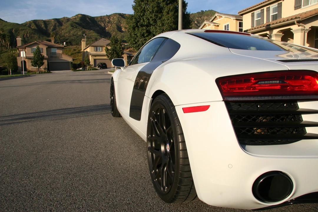 2014 Audi 42 R8 - Image 4 of 10