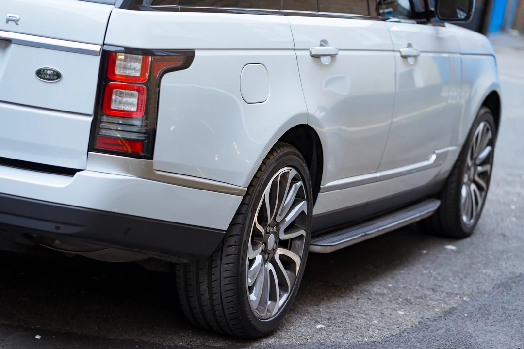 2014 Land Rover Range Rover L322 - Image 17 of 31