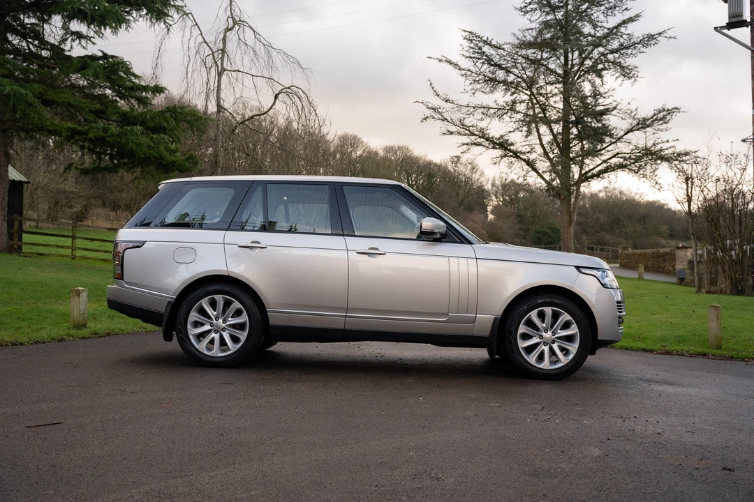 2014 Land Rover Range Rover L322 - Image 9 of 31